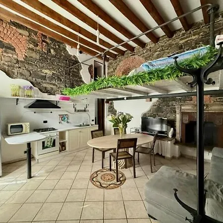 Maison Keti Di Via Carloni,