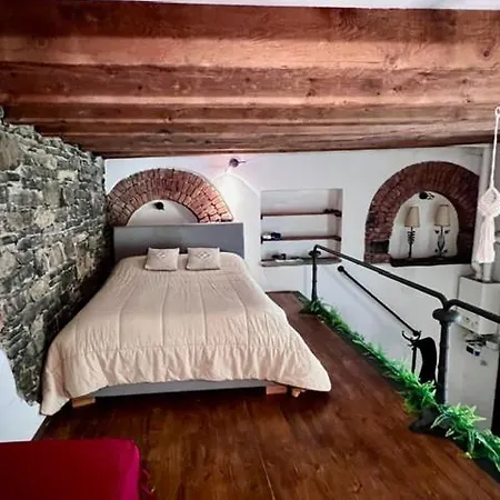 Maison Keti Di Via Carloni, Como